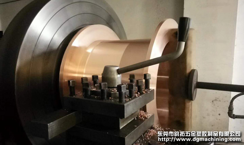 大型數(shù)控車床加工相比其它機(jī)械加工方式有何出眾之處
